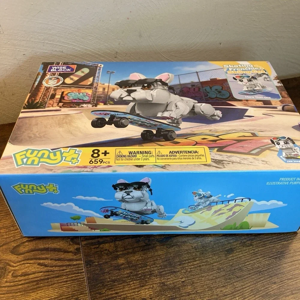 Wise Block Skating Frenchie French Bulldog Building‎ Block Set 659 Pieces